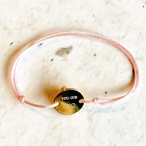 UNIQ Armbånd (metallic rosa)